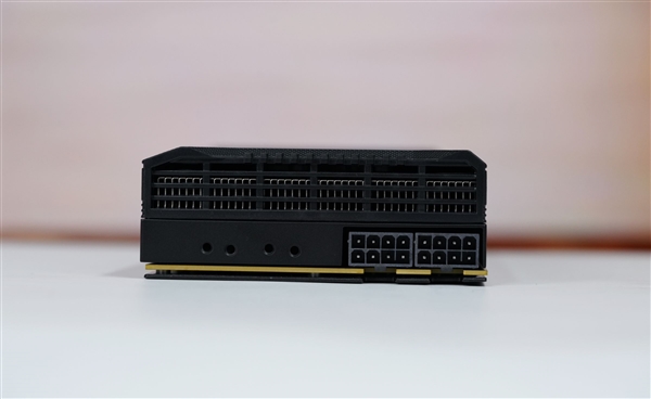 四张英特尔锐炫Pro B60显卡加持!长城世恒X-AIGC工作站图赏_wishdown.com 四张英特尔锐炫Pro B60显卡加持!长城世恒X-AIGC工作站图赏_wishdown.com