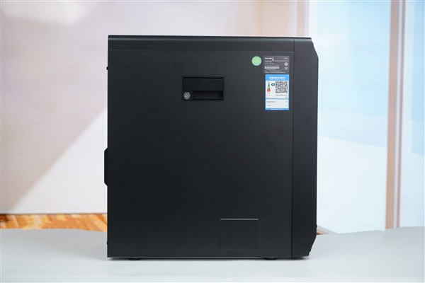 四张英特尔锐炫Pro B60显卡加持!长城世恒X-AIGC工作站图赏_wishdown.com 四张英特尔锐炫Pro B60显卡加持!长城世恒X-AIGC工作站图赏_wishdown.com