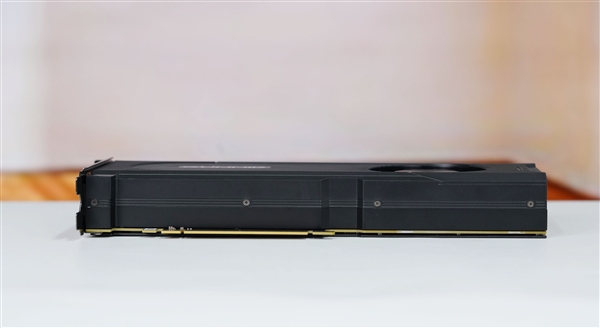 四张英特尔锐炫Pro B60显卡加持!长城世恒X-AIGC工作站图赏_wishdown.com 四张英特尔锐炫Pro B60显卡加持!长城世恒X-AIGC工作站图赏_wishdown.com