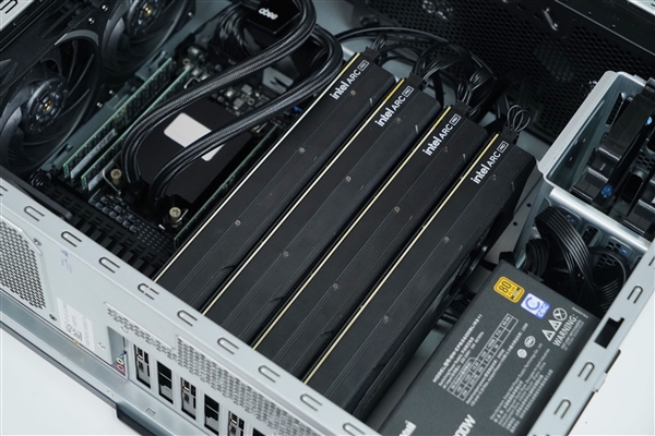 四张英特尔锐炫Pro B60显卡加持!长城世恒X-AIGC工作站图赏_wishdown.com 四张英特尔锐炫Pro B60显卡加持!长城世恒X-AIGC工作站图赏_wishdown.com