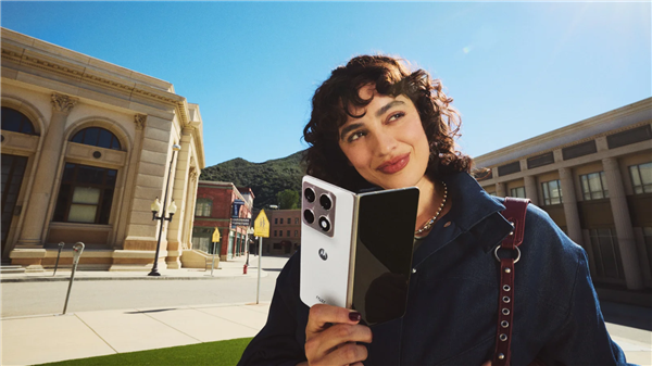 折叠屏最强拍照!moto razr fold影像DXO成绩164分:全球第八_wishdown.com 折叠屏最强拍照!moto razr fold影像DXO成绩164分:全球第八_wishdown.com