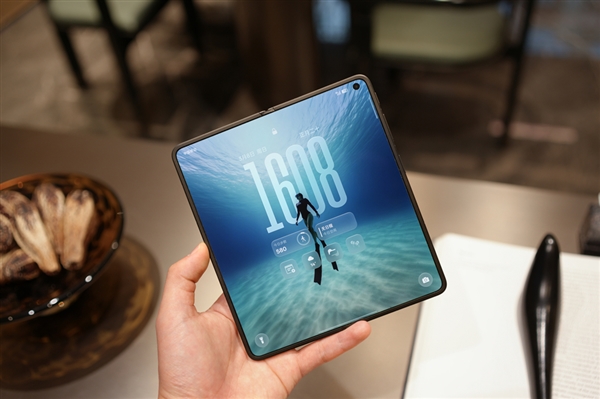 ƻ������ҵʵ����iPhone Fold�޸��ۺۺ�OPPO�߶��غ�