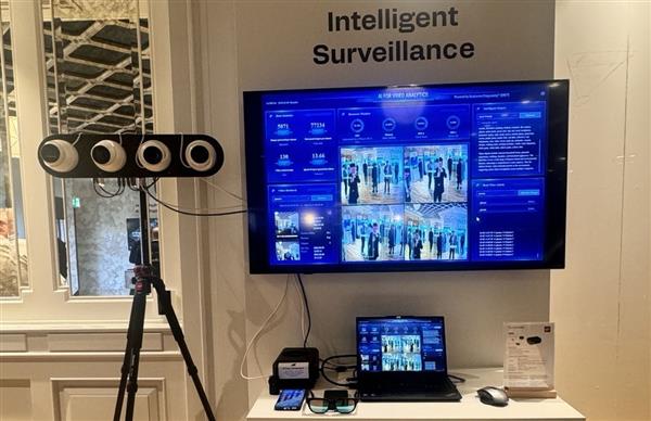 ��ͨ���﷢��TurboX EB8�����ԵAI�����ں��·���