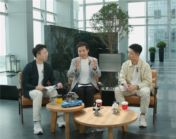 ������Ӧ������Թ�����ٶȣ��׾�������С����һ��SU7������3����