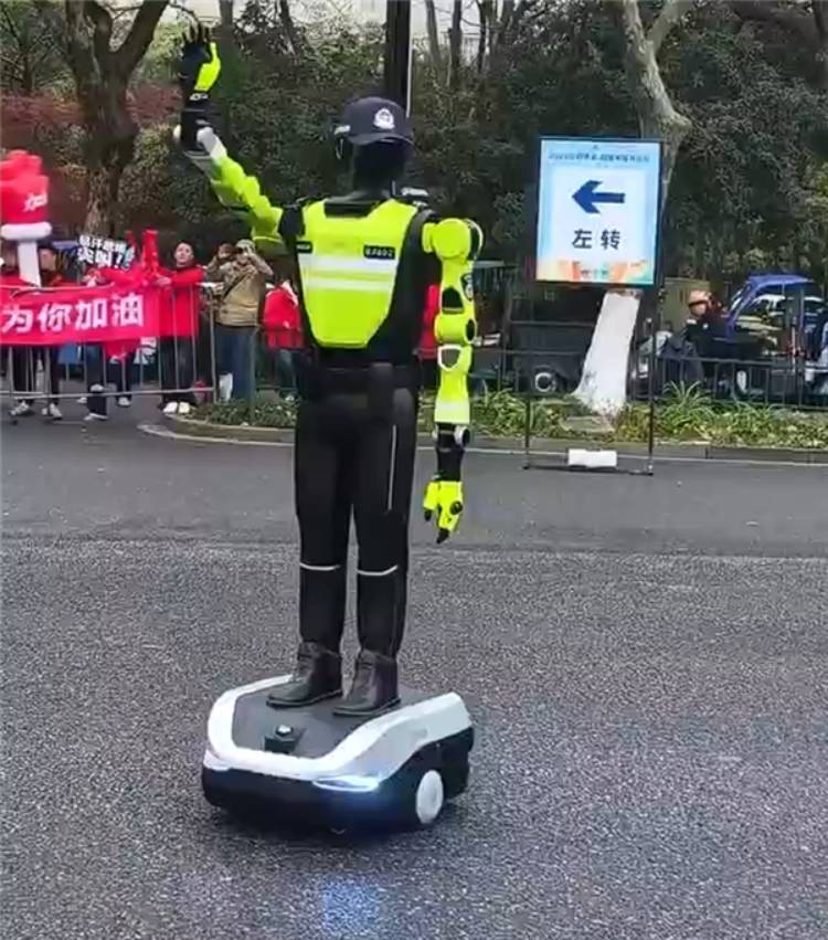 ���������ɵġ��񾯡�����AI������!������������ȫ������AI���ܻ�����