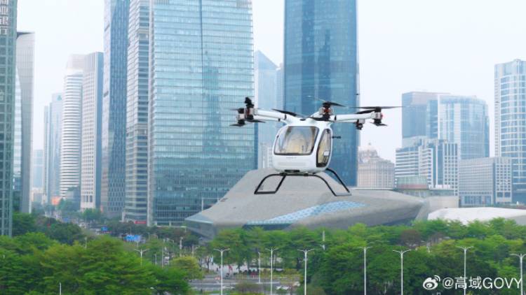 ����ɵġ����뵹��ʱ������GOVY AirCab���к������׷ɣ�С��½�غ�ĸ������7000̨