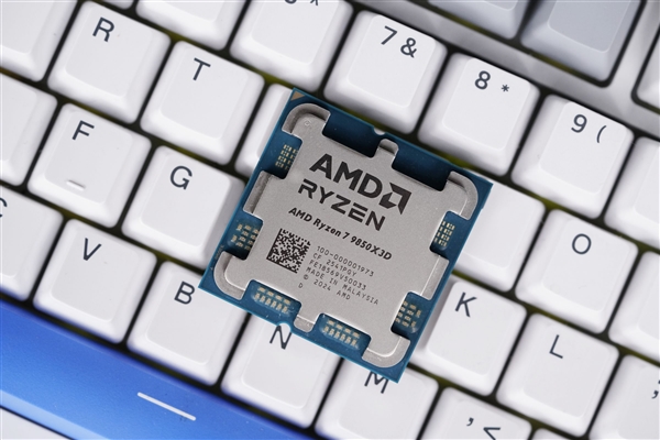 最强游戏处理器!锐龙7 9850X3D处理器图赏_wishdown.com 最强游戏处理器!锐龙7 9850X3D处理器图赏_wishdown.com