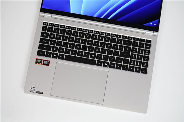 锐龙AI 9 H 465加持!华硕无畏Pro 16 2026款图赏_wishdown.com 锐龙AI 9 H 465加持!华硕无畏Pro 16 2026款图赏_wishdown.com