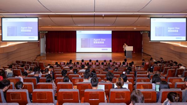 �ڵ���ʽ���� Agent One ��Ŀ������˲�AI����  �������ܴ�����ʱ��