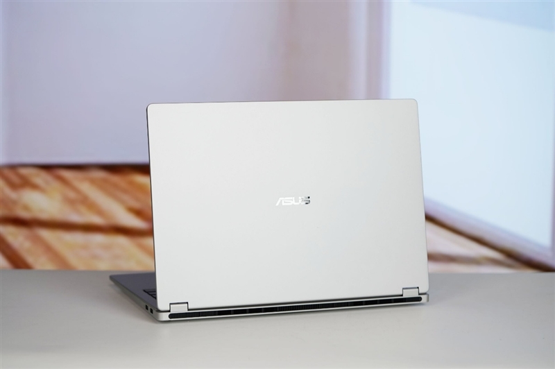 ������ǿ������AI 9 H 465�ᱡ������˶��ηPro16������2026����