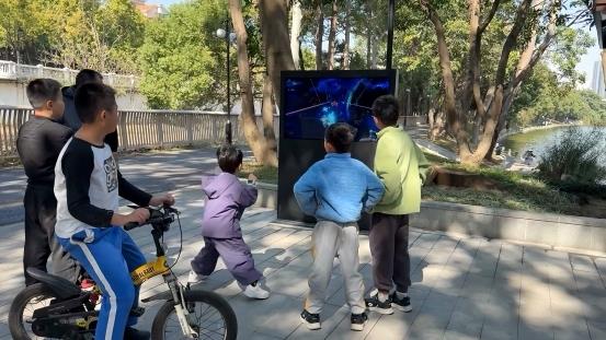 ������������򿨵أ�C-Life�����˶��ú����԰����������