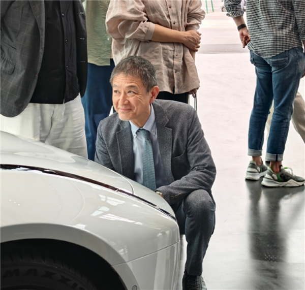 GTR之父参观小鹏P7后无奈苦笑:赛道潜力巨大 自己也想买一台_wishdown.com GTR之父参观小鹏P7后无奈苦笑:赛道潜力巨大 自己也想买一台_wishdown.com