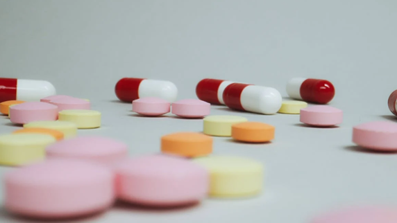 С���ҳ�ҩ��˫����������͸�� ҽ�����ѣ�ֹʹҩǧ��������