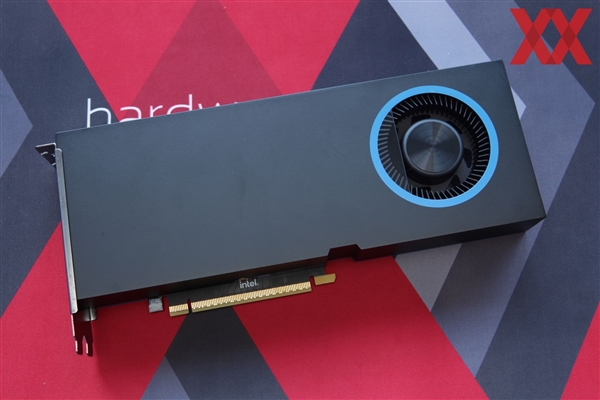 四卡并联!Intel锐炫Pro B70专业卡首测:功耗达720W_wishdown.com 四卡并联!Intel锐炫Pro B70专业卡首测:功耗达720W_wishdown.com