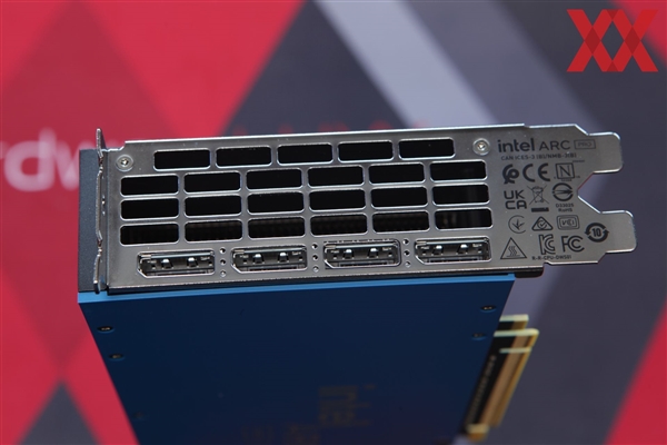 四卡并联!Intel锐炫Pro B70专业卡首测:功耗达720W_wishdown.com 四卡并联!Intel锐炫Pro B70专业卡首测:功耗达720W_wishdown.com