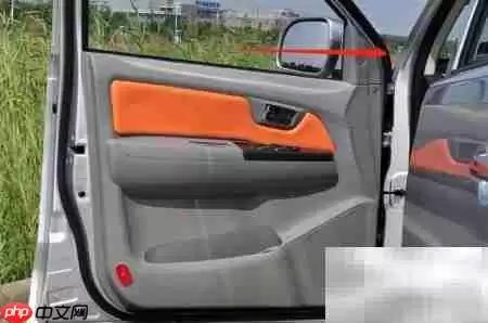 广汽吉奥GP150座椅调节方法_wishdown.com 进入驾驶室