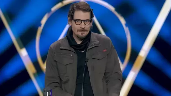 ���������������Ϸ�Ŀ����ߣ�����AI͵���⣬����͸¶��������