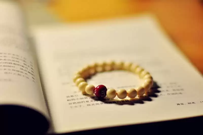 ��Խ������ĳ��Խ���öԲ�������ϵ��