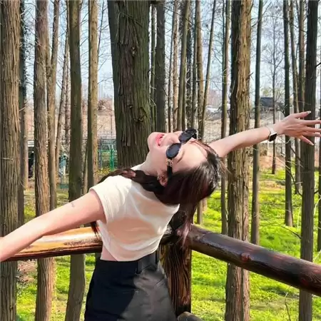 ���������µ�����Ů��(��ѡ100��)