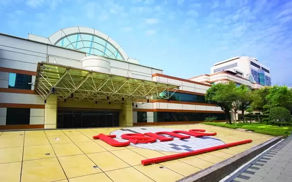 ̨����������һ��оƬ���� ���ƿ�ASML����豸