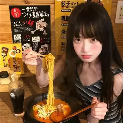 �ɰ����Ķ���Ů������(��ѡ100��)