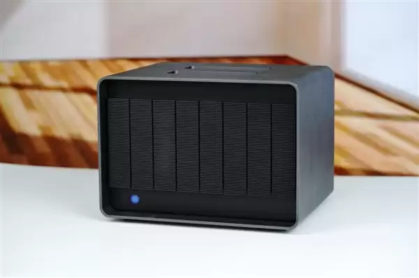 ����LaCie 8big Pro5 64TB����Ӳ�����������ͼ��