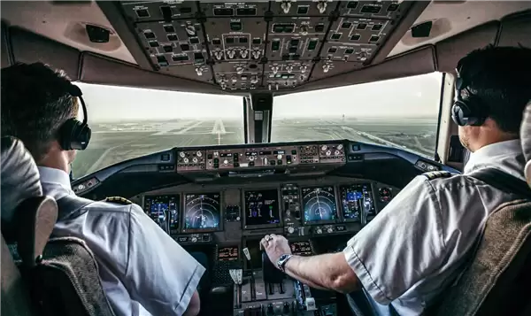 Ӣ�￼��4��δ�� һ����ѧԱ�����չ�˾����60��Ԫ��ѵ�ѣ���Ժ����