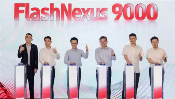 �п����FlashNexus 9000ȫ����洢����������������2��IOPS