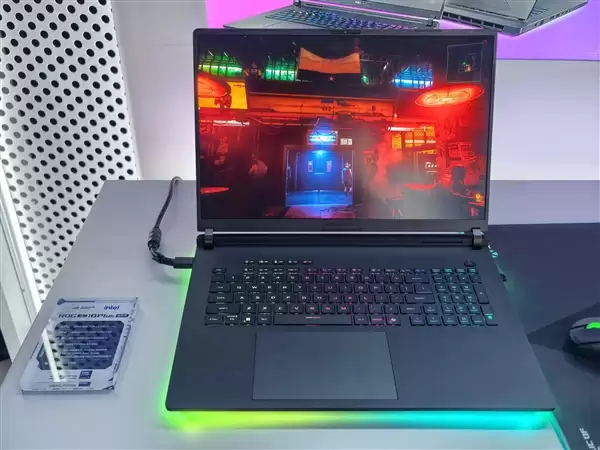 ROG枪神10 Plus超竞版游戏本发布:首发4K星云原画屏3.0!320W狂暴性能_wishdown.com ROG枪神10 Plus超竞版游戏本发布:首发4K星云原画屏3.0!320W狂暴性能_wishdown.com