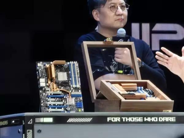 ROG 20周年复刻主板正式发布!5206元 复古铜色配蓝白插槽_wishdown.com ROG 20周年复刻主板正式发布!5206元 复古铜色配蓝白插槽_wishdown.com