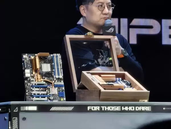 ROG 20周年复刻主板正式发布!5206元 复古铜色配蓝白插槽_wishdown.com ROG 20周年复刻主板正式发布!5206元 复古铜色配蓝白插槽_wishdown.com