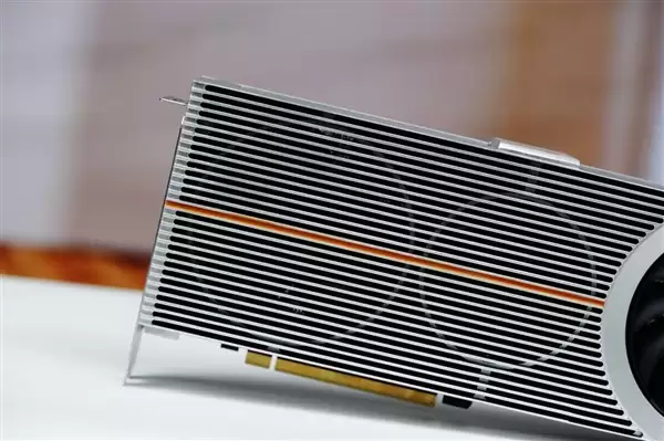 限量1000块!砺算LX 7G100创始版显卡图赏_wishdown.com 限量1000块!砺算LX 7G100创始版显卡图赏_wishdown.com
