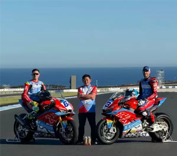 10战5冠势头凶猛!WSBK捷克站双冠后 张雪首谈签约德比斯原因_wishdown.com 10战5冠势头凶猛!WSBK捷克站双冠后 张雪首谈签约德比斯原因_wishdown.com