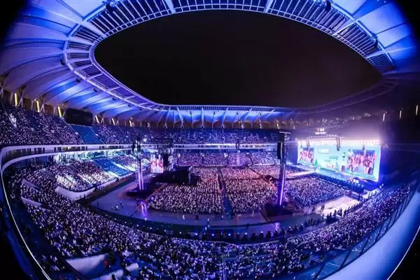 �ŵ�Ħ��֮ҹȫ���׷��Ŀ��콢  ���¶���Ů���ǻ۳����¸߶�