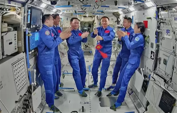神舟二十一号航天员乘组安全顺利出舱:任务取得圆满成功!_wishdown.com 神舟二十一号航天员乘组安全顺利出舱:任务取得圆满成功!_wishdown.com