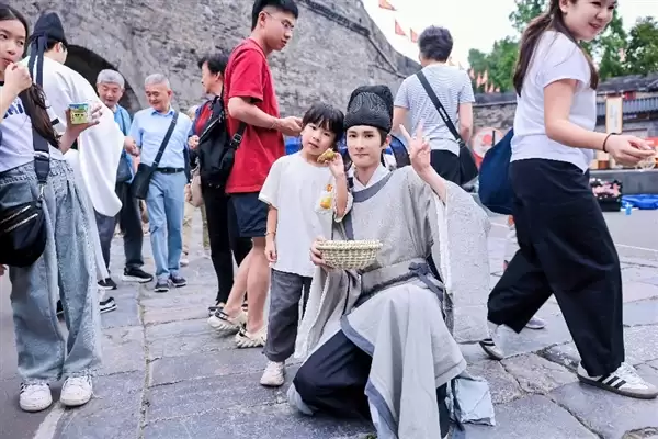 京东生鲜“重走荔枝路”抵达荆州,千年贡道上演“争鲜战”_wishdown.com 京东生鲜“重走荔枝路”抵达荆州,千年贡道上演“争鲜战”_wishdown.com
