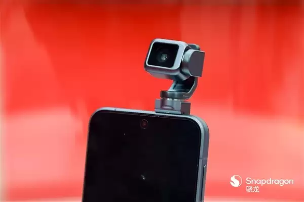 荣耀Robot Phone全球首款机器人手机8月发布_wishdown.com 全球首款机器人手机!曝荣耀Robot Phone将于8月发布