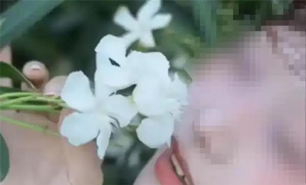 Ů������ʱմ�������һ����ж�������Ϊ���ж���Ҫ���ģ��ֲ
