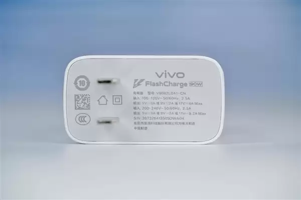 vivo S60元气版仲夏夜4K原生感Live图赏_wishdown.com 支持4K原生感Live!vivo S60元气版仲夏夜图赏