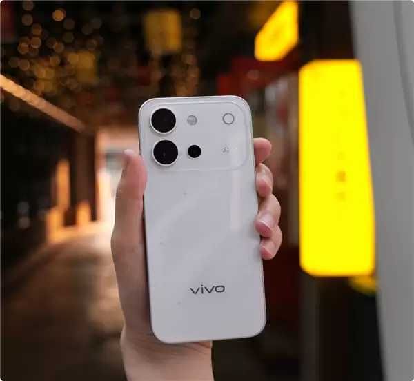 vivo S60星星海转动如星海闪烁图赏_wishdown.com 转动如星海闪烁!vivo S60星星海图赏
