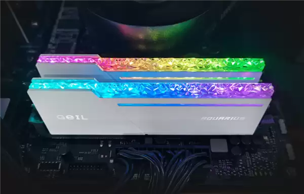 金邦发布AMD专用“镶钻”内存:32GB DDR5-6000要价2399元_wishdown.com 金邦发布AMD专用“镶钻”内存:32GB DDR5-6000要价2399元_wishdown.com