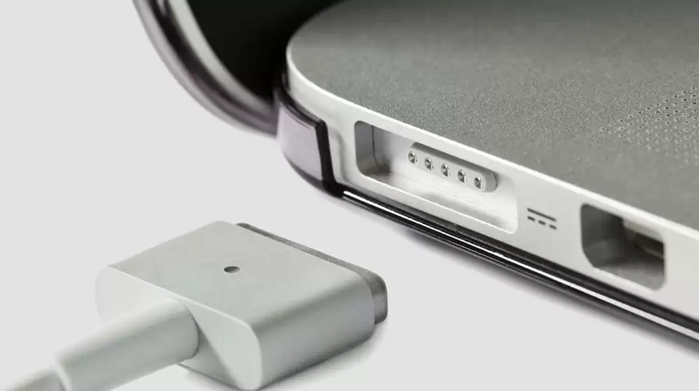 苹果 iPhone 12 全新主打功能:支持 MagSafe 磁吸无线充电 苹果 iPhone 12 全新主打功能:支持 MagSafe 磁吸无线充电