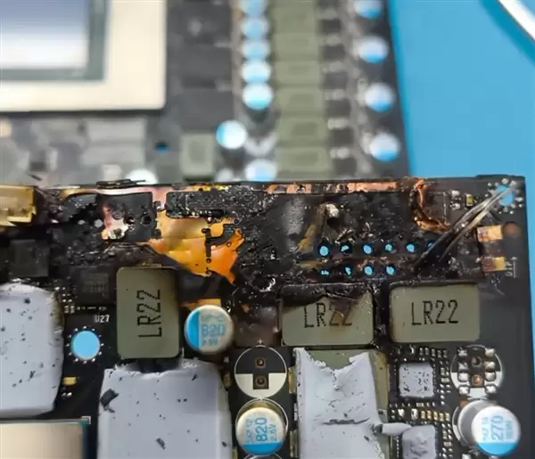 �ջ�ʷ�����RTX 5090��16��ӿ�ը����Ӱ GPU���Դ�ȫ��