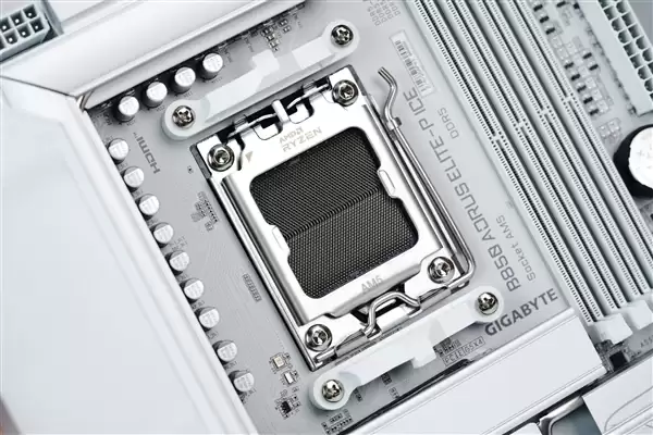雕妹二次元设计!技嘉B850 AORUS ELITE-P ICE主板图赏_wishdown.com 雕妹二次元设计!技嘉B850 AORUS ELITE-P ICE主板图赏_wishdown.com