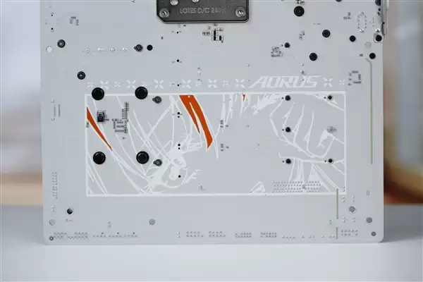 雕妹二次元设计!技嘉B850 AORUS ELITE-P ICE主板图赏_wishdown.com 雕妹二次元设计!技嘉B850 AORUS ELITE-P ICE主板图赏_wishdown.com