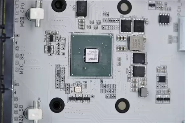 雕妹二次元设计!技嘉B850 AORUS ELITE-P ICE主板图赏_wishdown.com 雕妹二次元设计!技嘉B850 AORUS ELITE-P ICE主板图赏_wishdown.com