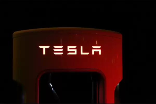 ��˹������оƬ����ӭ����λ�߹� Ӣ�ض�17���Ͻ��ƶ�