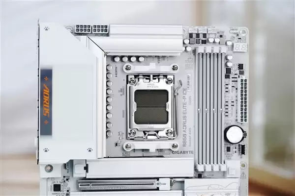 雕妹二次元设计!技嘉B850 AORUS ELITE-P ICE主板图赏_wishdown.com 雕妹二次元设计!技嘉B850 AORUS ELITE-P ICE主板图赏_wishdown.com
