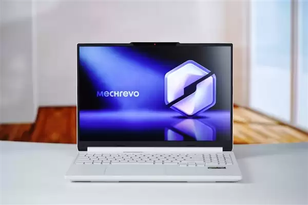 蛟龙16Pro潮玩版300Hz电竞屏全能游戏本图赏_wishdown.com 300Hz电竞屏!蛟龙16Pro潮玩版全能游戏本图赏