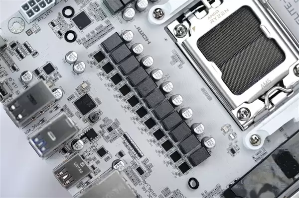 雕妹二次元设计!技嘉B850 AORUS ELITE-P ICE主板图赏_wishdown.com 雕妹二次元设计!技嘉B850 AORUS ELITE-P ICE主板图赏_wishdown.com